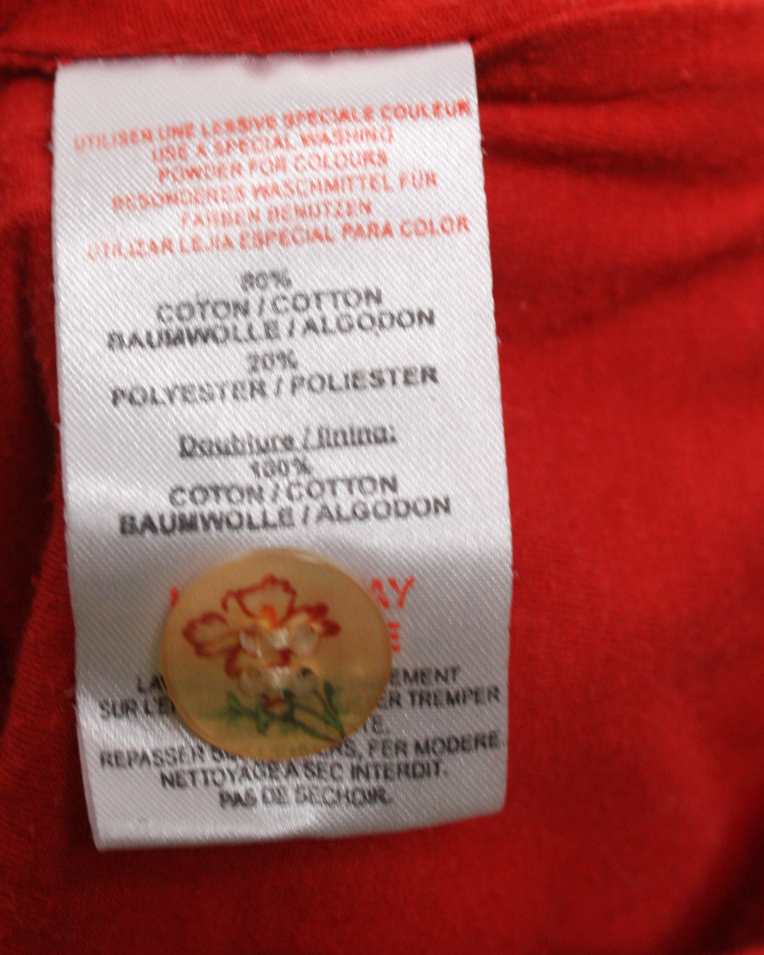 Gilet en velours rouge et broderies 4 ans