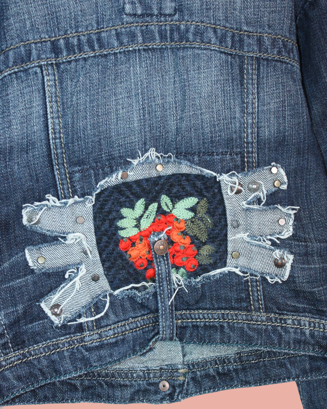 Veste en jean vintage 2000s brodée 6 ans