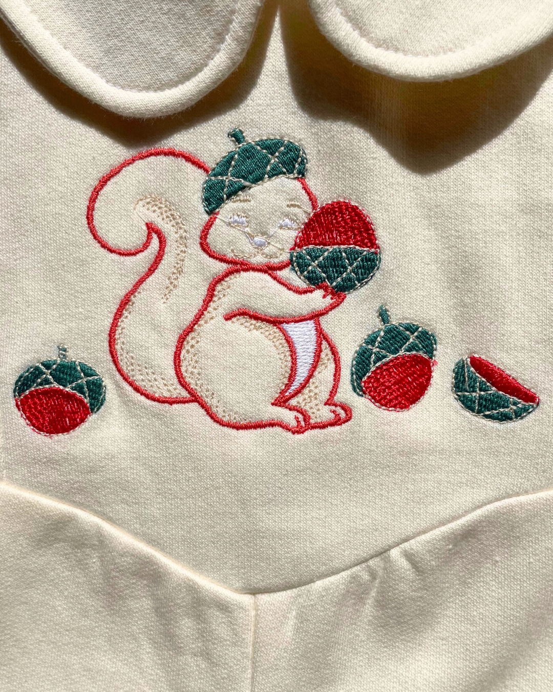 Grenouillère brodée vintage 6 mois