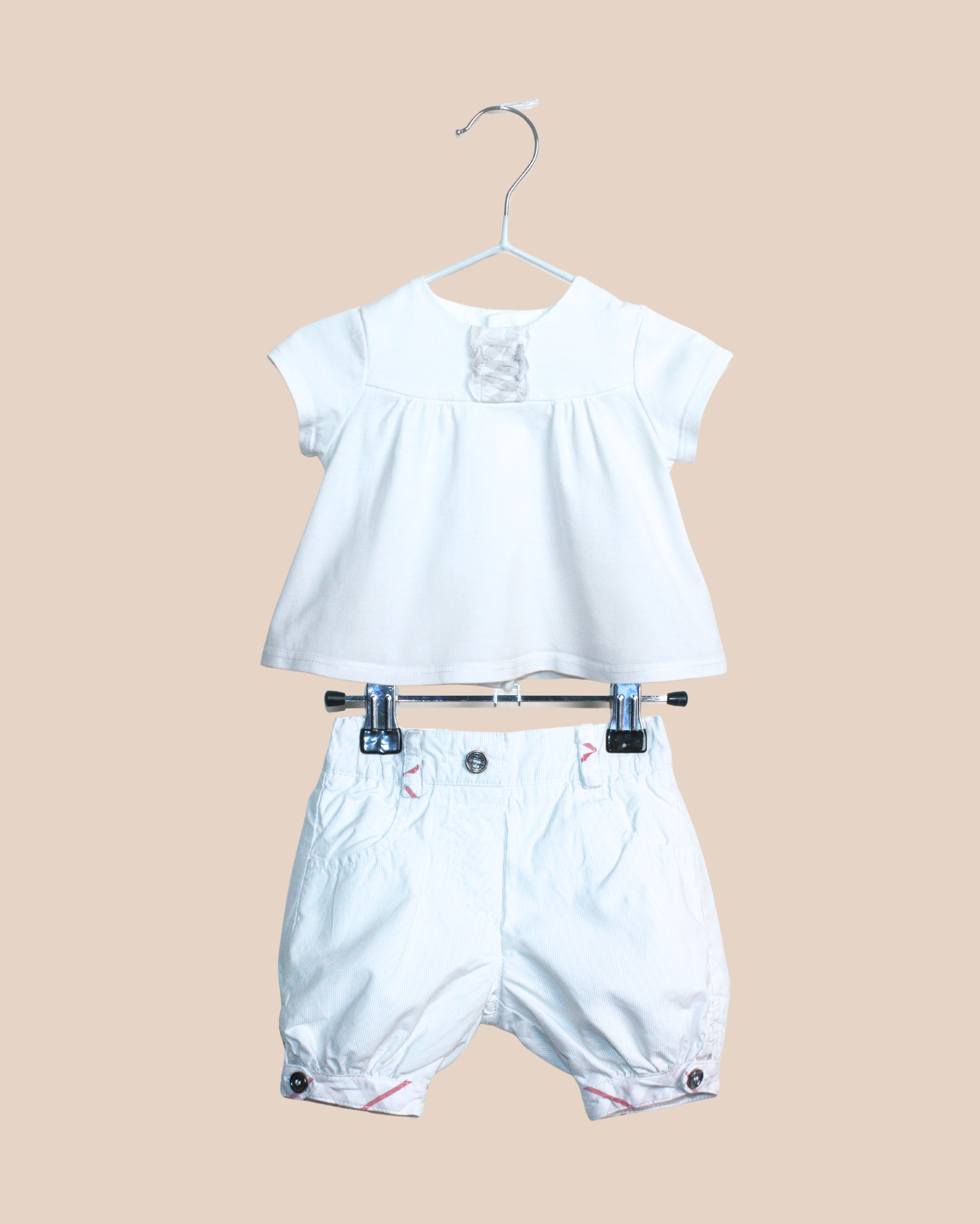 Ensemble t-shirt et pantalon blancs 1 mois