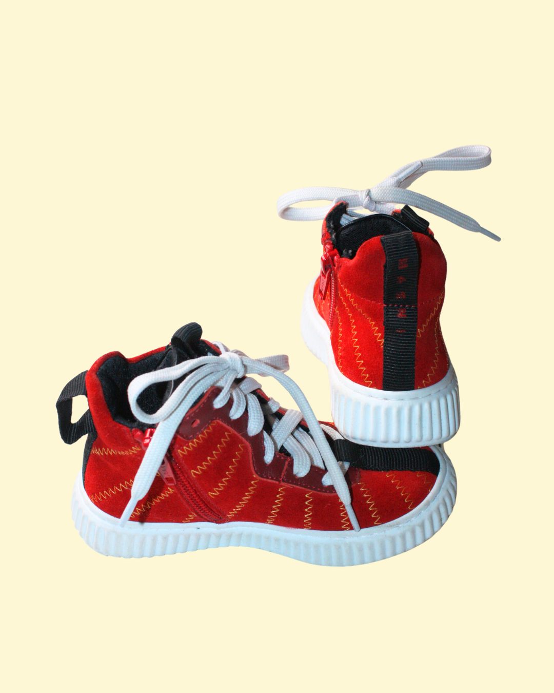 Baskets rouges taille 25