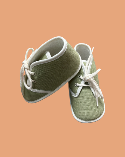Petites chaussures vintage en toile verte à lacets taille 21