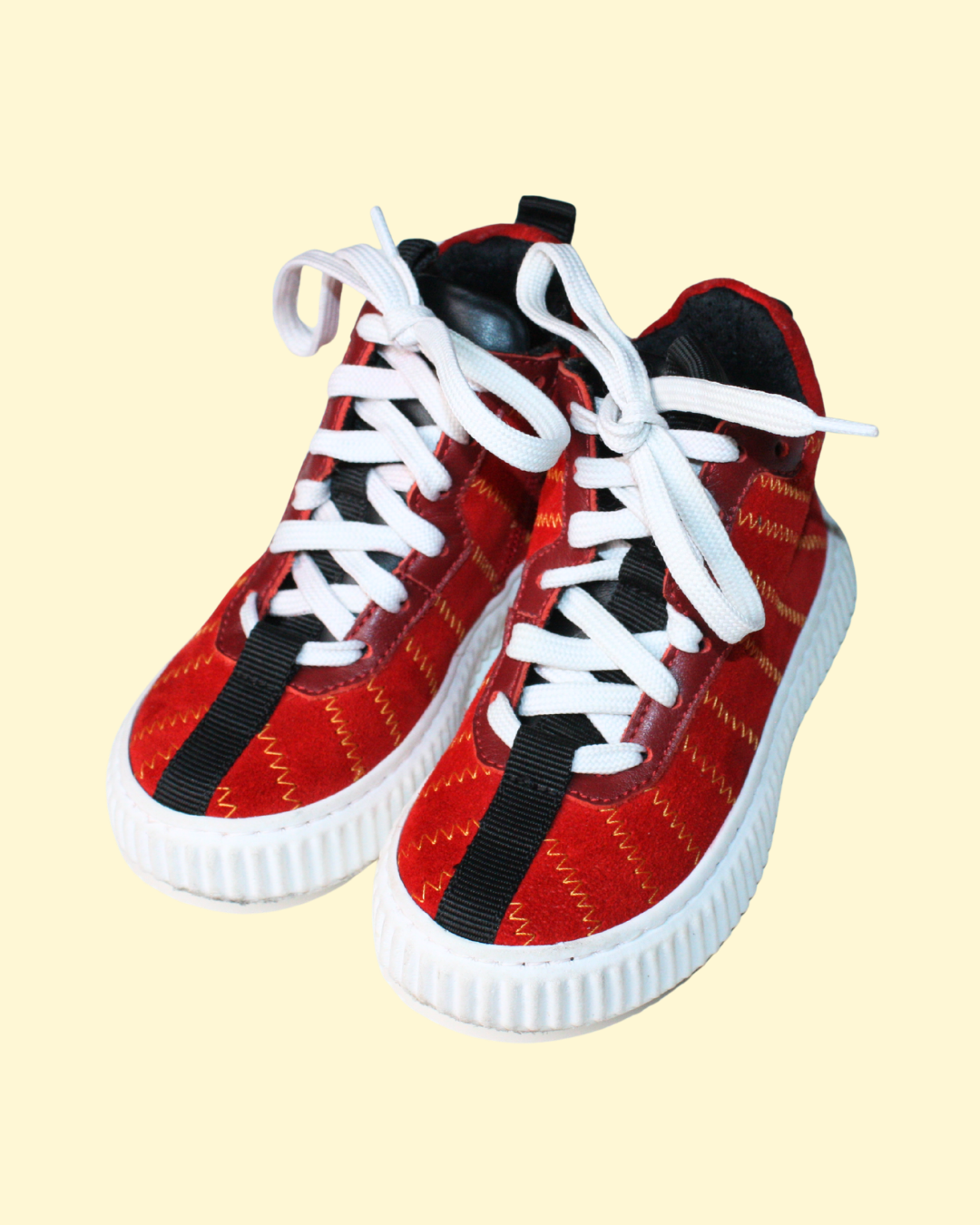 Baskets rouges taille 25