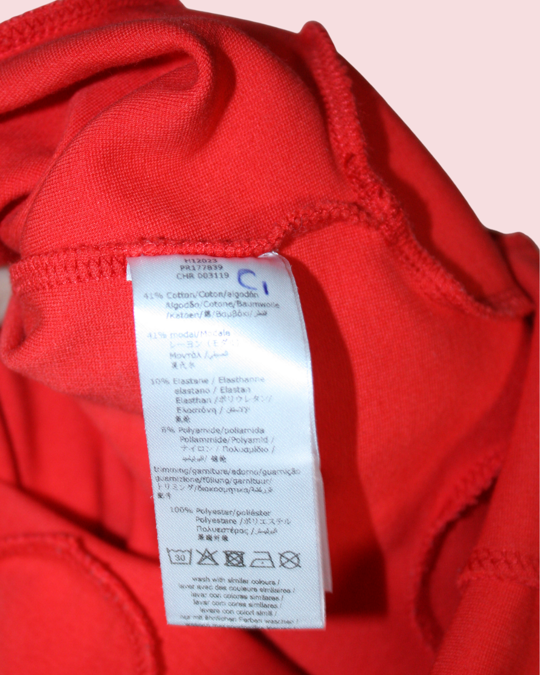 Robe rouge à coeur brodé taille 8 ans