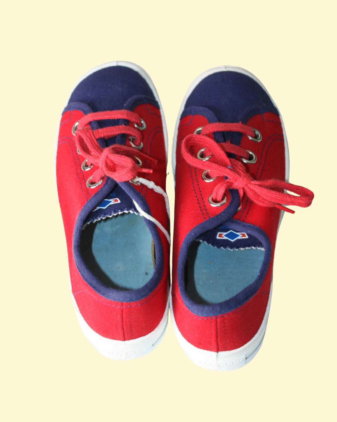 Tennis bleues et rouges deadstock vintage 70s pointure 34