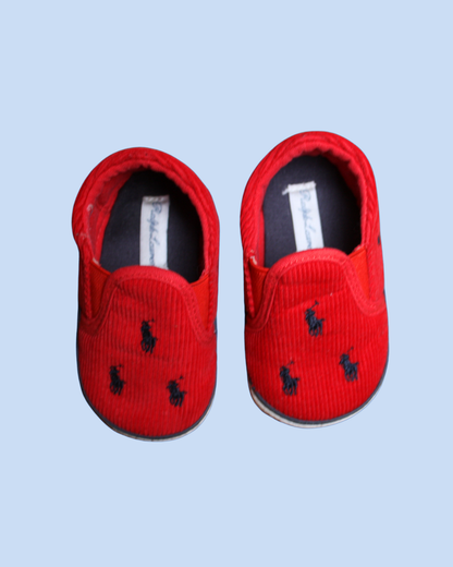 Chaussons en velours rouge taille 19