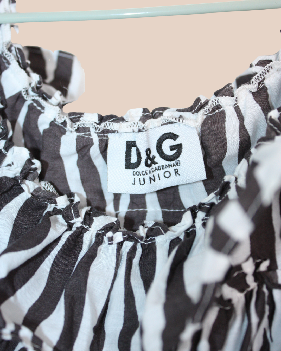 Top à volants et motif zèbre 4 ans