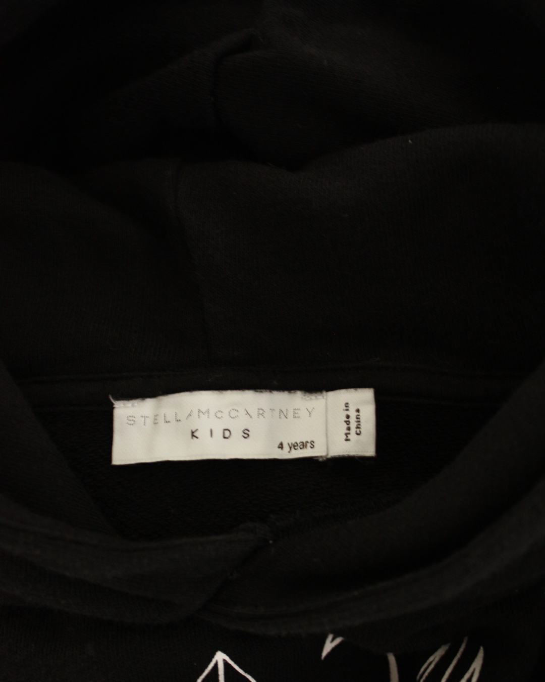 Hoodie noir motif surf et skate 4 ans