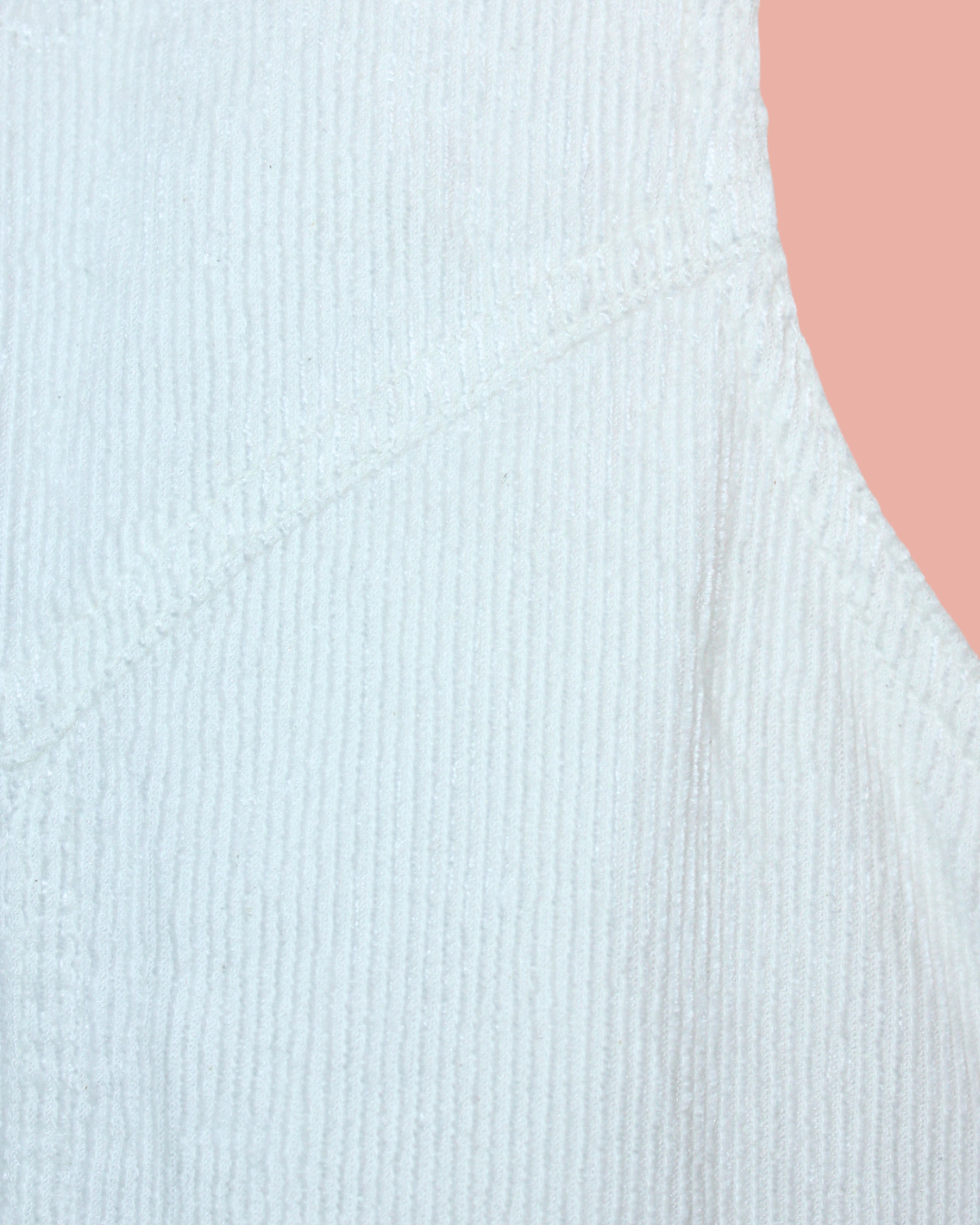 Robe blanche en velours et bijoux dorés 3 ans