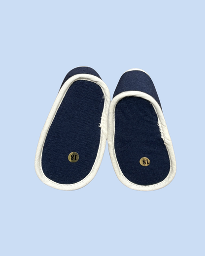 Petits chaussons vintage en toile bleue à lacets taille 18