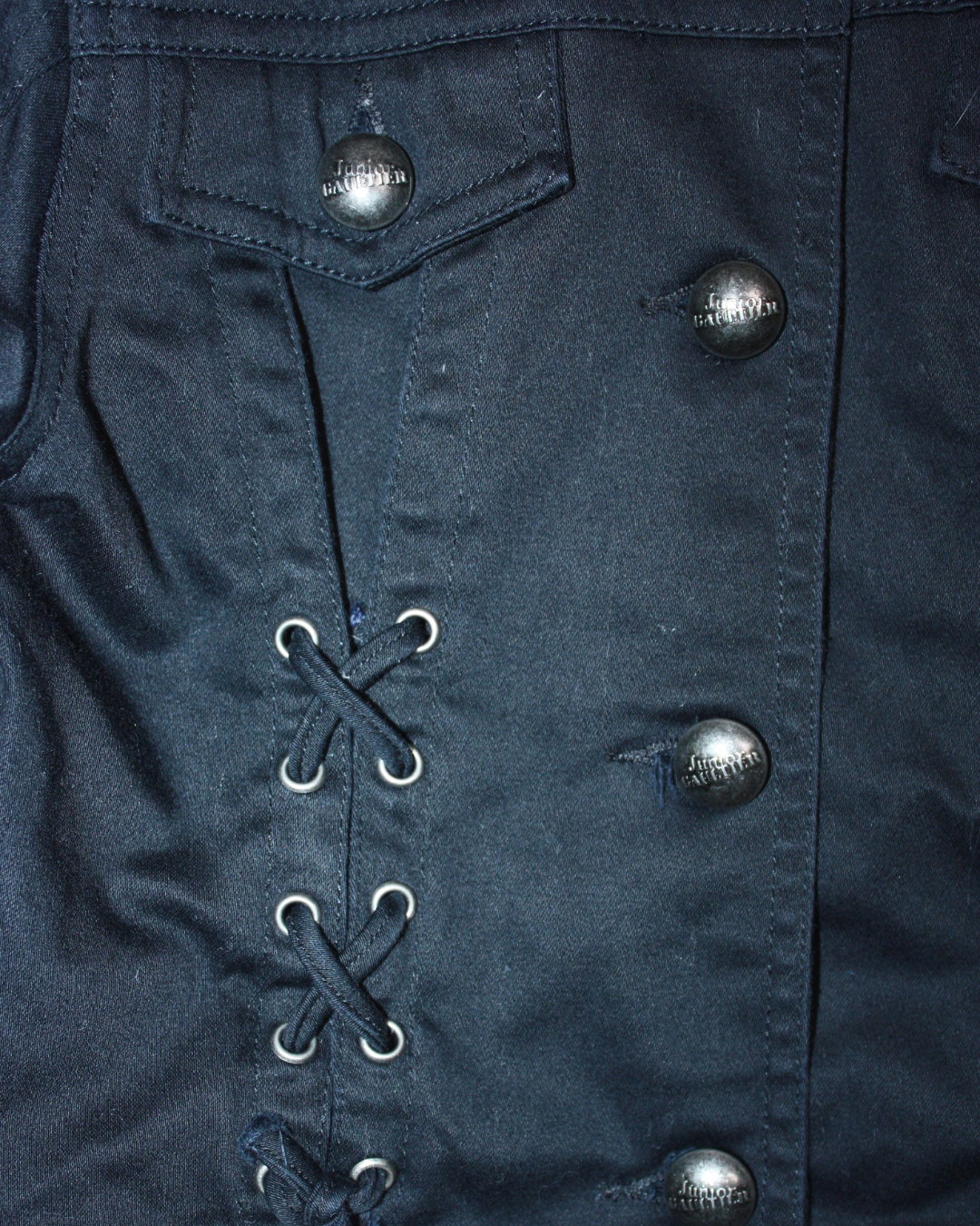 Veste noire à laçage 6 ans