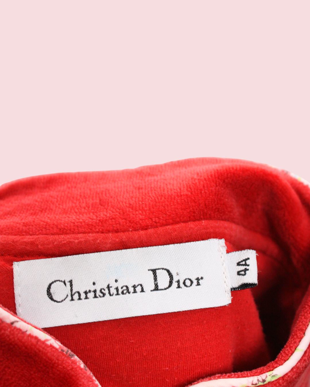 Gilet en velours rouge et broderies 4 ans