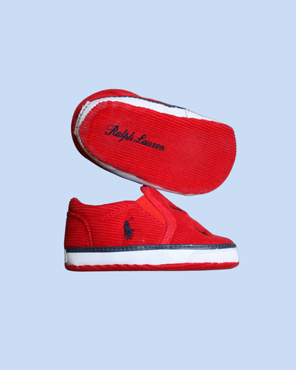 Chaussons en velours rouge taille 19